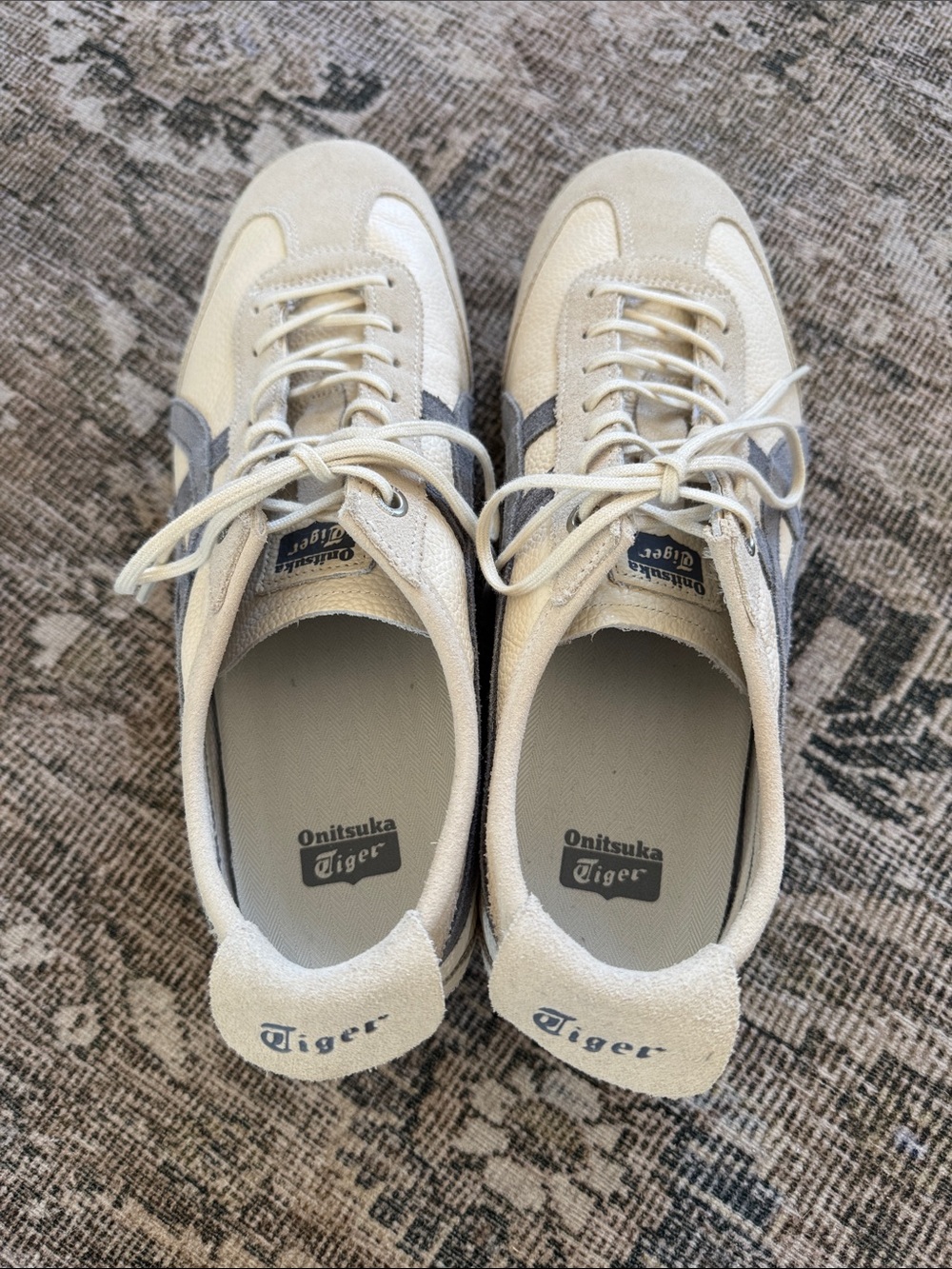 Onitsuka Tiger by Asics Cream & White/Gray Mexico 66 Sneakers